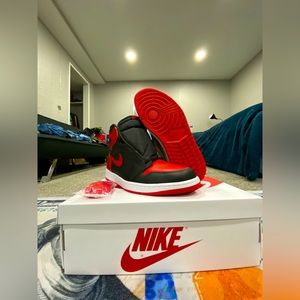 Air Jordan 1 Retro High OG Heritage Custom Paint